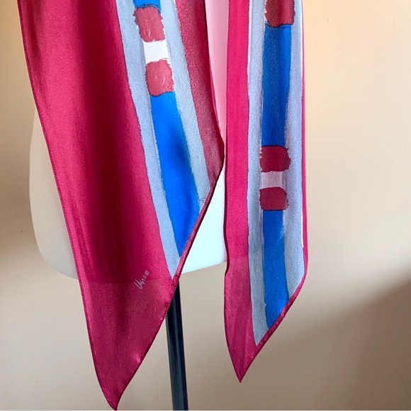 Vera vintage long silk scarf - Picture 3 of 5